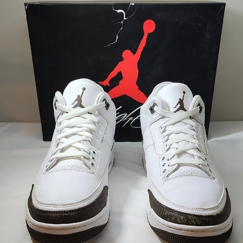 Jordan Retro Sneakers White with Black and Brown Details